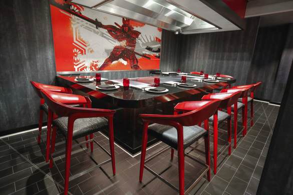 Royal Caribbean International, Mariner of the Seas, Izumi Table.jpg